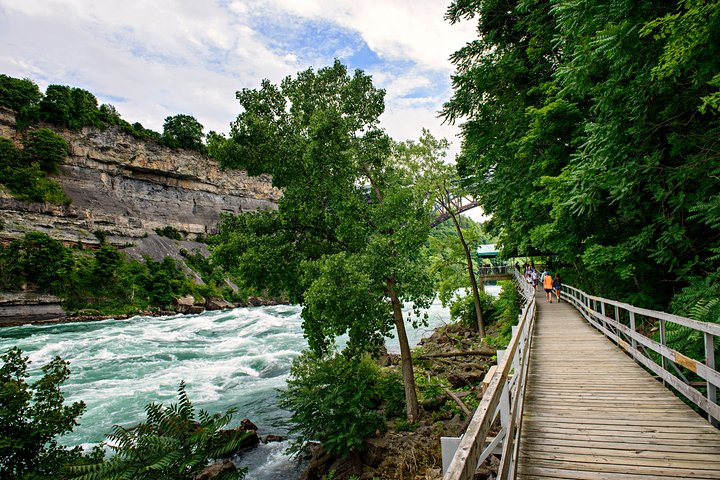 Opplev tordenet, tåken og kraften fra Niagara Falls på en omfattende kanadisk tur, foto 8 | wizardtrip