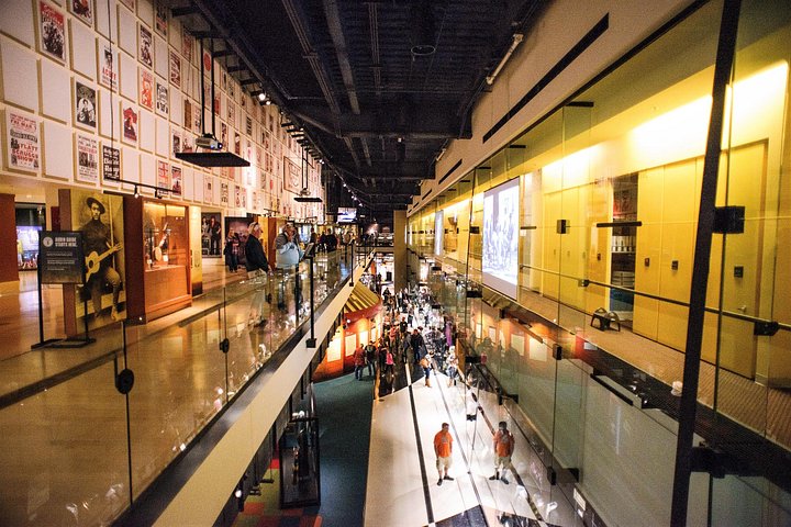 Explora la rica historia y los artefactos icónicos de la música country en el Country Music Hall of Fame and Museum de Nashville, foto 6 | wizardtrip