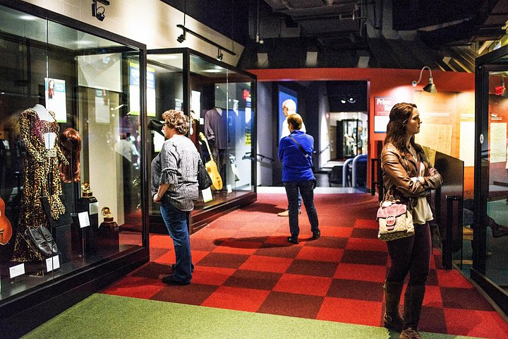 Explora la rica historia y los artefactos icónicos de la música country en el Country Music Hall of Fame and Museum de Nashville, foto 13 | wizardtrip