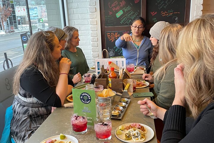 Un tour gastronómico guiado a pie en Kelowna, Canadá, con cocina local y sitios culturales, foto 13 | wizardtrip