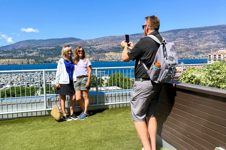 Un tour gastronómico guiado a pie en Kelowna, Canadá, con cocina local y sitios culturales, foto 42 | wizardtrip