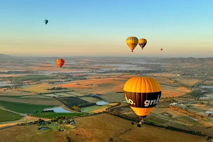 Yarra Valley Sunrise Balloon Flight with GoPro Photos | wizardtrip