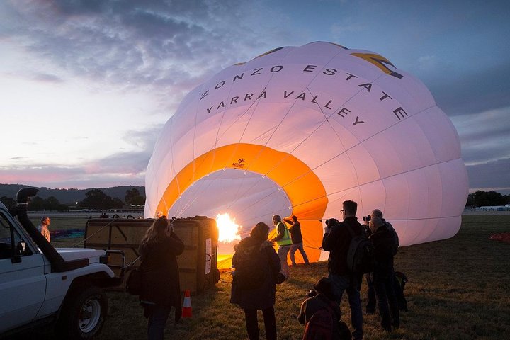Volo in mongolfiera all'alba sopra i vigneti della Yarra Valley, Melbourne, Australia, foto 6 | wizardtrip