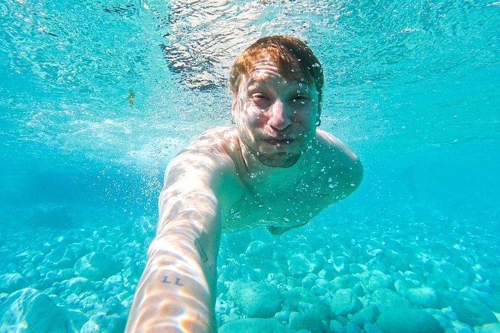 Tour in kayak alla scoperta delle grotte marine, spiagge e calette di Capri con splendidi panorami costieri, foto 20 | wizardtrip