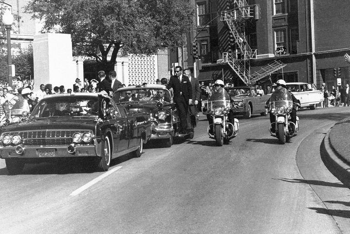 Visita guiada de elétrico JFK em Dallas, cobrindo Dealey Plaza e locais do assassinato, foto 6 | wizardtrip