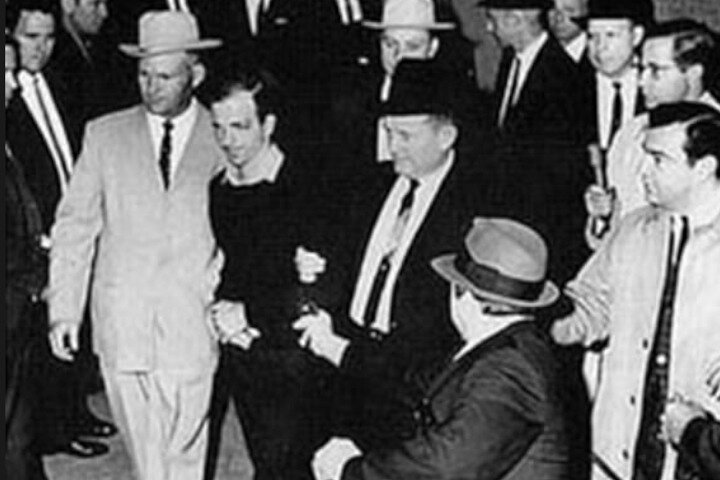 Visita guiada de elétrico JFK em Dallas, cobrindo Dealey Plaza e locais do assassinato, foto 10 | wizardtrip