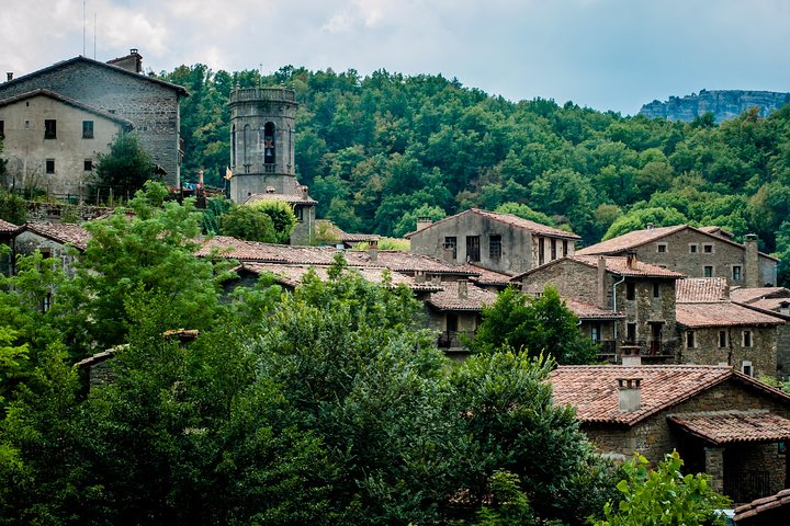 Explora pueblos medievales catalanes como Besalú y Rupit en una excursión de un día desde Barcelona, foto 10 | wizardtrip