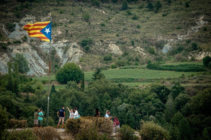 Explora pueblos medievales catalanes como Besalú y Rupit en una excursión de un día desde Barcelona, foto 15 | wizardtrip