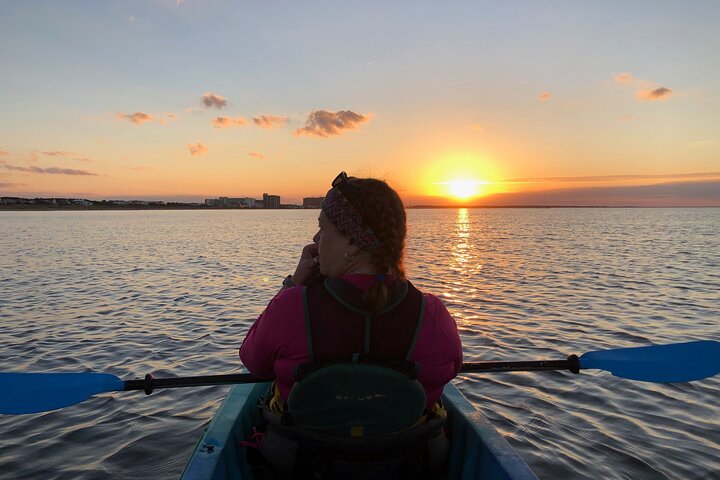 Tour in kayak al tramonto a Virginia Beach con delfini e punti di riferimento, foto 6 | wizardtrip