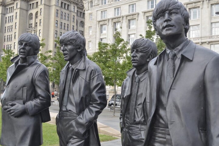 Un tour guiado a pie explorando los monumentos históricos, sitios culturales y el vibrante paseo marítimo de Liverpool, foto 6 | wizardtrip