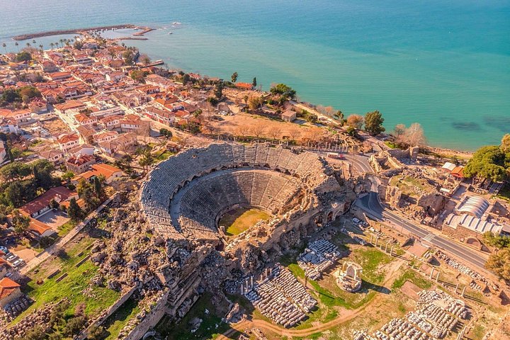 Excursion d'une journée explorant des ruines antiques comme Perge et Aspendos, la ville de Side et la cascade de Manavgat près d'Antalya, en Turquie, photo 13 | wizardtrip