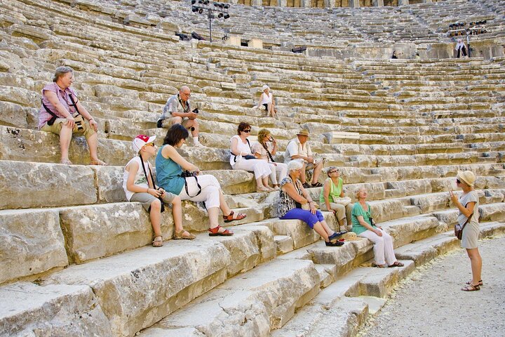 Excursion d'une journée explorant des ruines antiques comme Perge et Aspendos, la ville de Side et la cascade de Manavgat près d'Antalya, en Turquie, photo 15 | wizardtrip