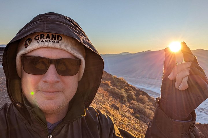 Passeio de um dia em grupo pequeno explorando as paisagens únicas e locais históricos do Parque Nacional Death Valley a partir de Las Vegas, foto 6 | wizardtrip