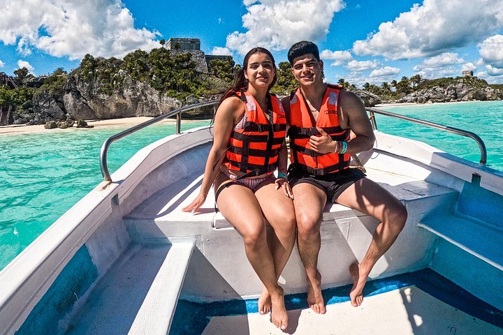 Snorkeling adventure in Tulum, Mexico, featuring sea turtles, coral reefs, and Mayan ruins, photo 8 | wizardtrip