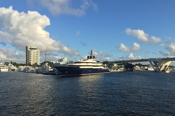 Guidad sightseeingkryssning på Jungle Queen Riverboat i Fort Lauderdale, med herrgårdar och yachter, foto 6 | wizardtrip