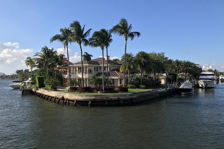 Guidad sightseeingkryssning på Jungle Queen Riverboat i Fort Lauderdale, med herrgårdar och yachter, foto 10 | wizardtrip
