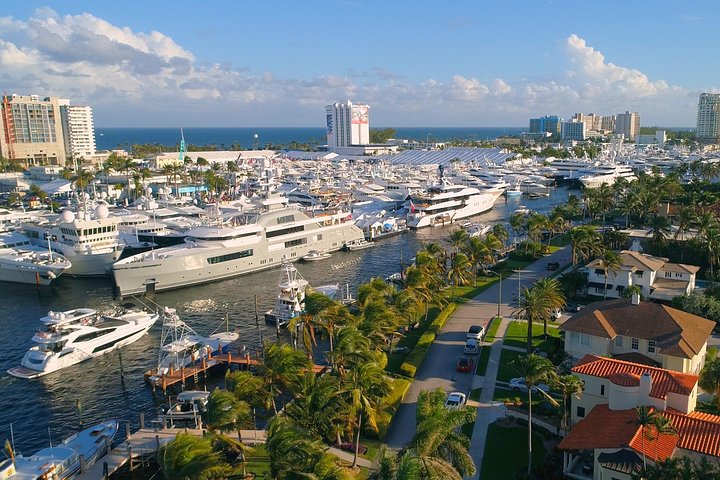 Guidad sightseeingkryssning på Jungle Queen Riverboat i Fort Lauderdale, med herrgårdar och yachter, foto 11 | wizardtrip