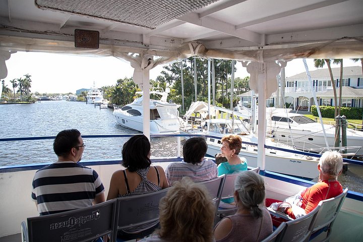Guidad sightseeingkryssning på Jungle Queen Riverboat i Fort Lauderdale, med herrgårdar och yachter, foto 12 | wizardtrip