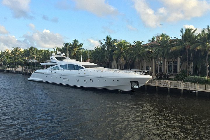 Guidad sightseeingkryssning på Jungle Queen Riverboat i Fort Lauderdale, med herrgårdar och yachter, foto 14 | wizardtrip