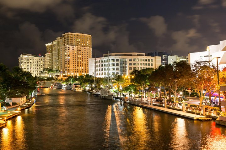 Guidad sightseeingkryssning på Jungle Queen Riverboat i Fort Lauderdale, med herrgårdar och yachter, foto 16 | wizardtrip