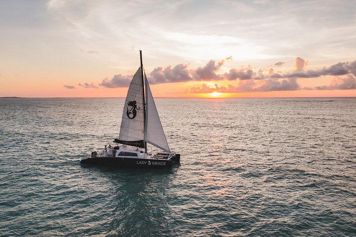 Crociera al tramonto in catamarano di lusso a Grace Bay, Providenciales, Turks e Caicos, foto 9 | wizardtrip