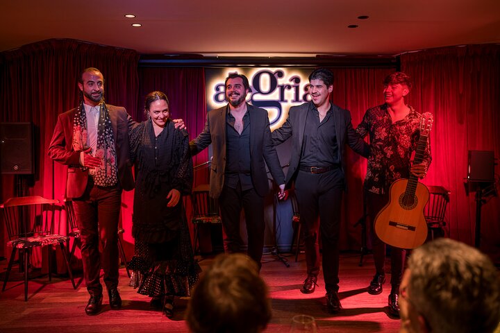 Découvrez un spectacle de flamenco authentique à Malaga, avec des danseurs passionnés et une cuisine andalouse en option, photo 8 | wizardtrip