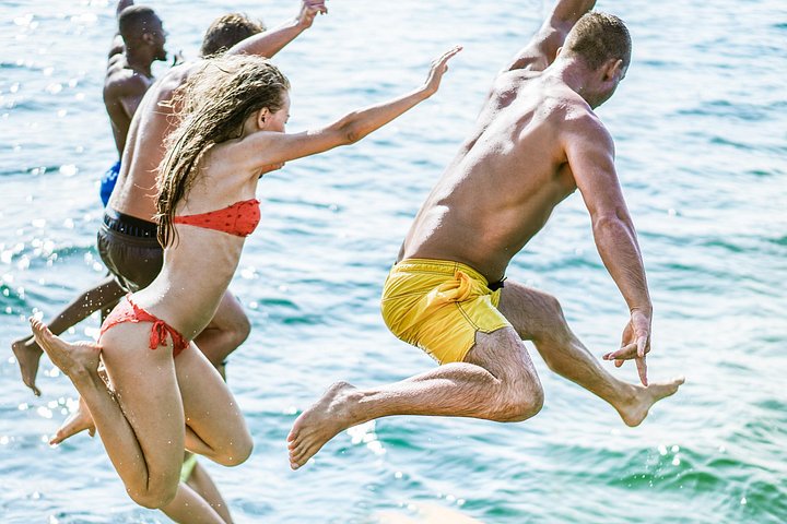 Desfrute de um cruzeiro de churrasco com tudo incluído de meio dia no iate Wave Dancer em Pafos, Chipre, foto 6 | wizardtrip