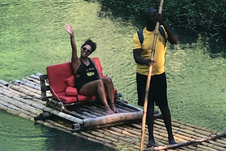 Rafting en bambou sur la Martha Brae avec transport en bus | wizardtrip