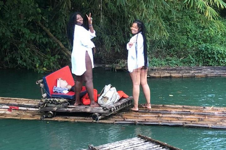 Goditi una serena esperienza di rafting su bambù sul fiume Martha Brae in Giamaica, immerso nella natura, foto 11 | wizardtrip