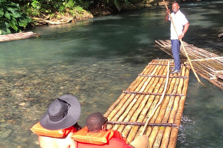 Goditi una serena esperienza di rafting su bambù sul fiume Martha Brae in Giamaica, immerso nella natura, foto 22 | wizardtrip