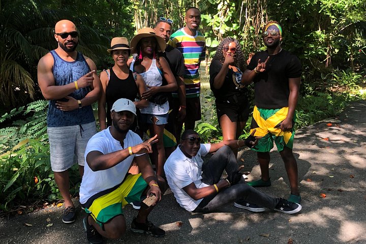 Goditi una serena esperienza di rafting su bambù sul fiume Martha Brae in Giamaica, immerso nella natura, foto 23 | wizardtrip