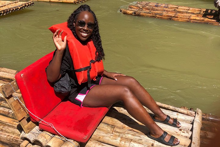 Goditi una serena esperienza di rafting su bambù sul fiume Martha Brae in Giamaica, immerso nella natura, foto 29 | wizardtrip