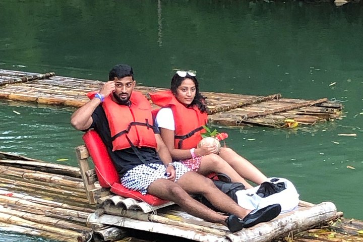 Goditi una serena esperienza di rafting su bambù sul fiume Martha Brae in Giamaica, immerso nella natura, foto 35 | wizardtrip