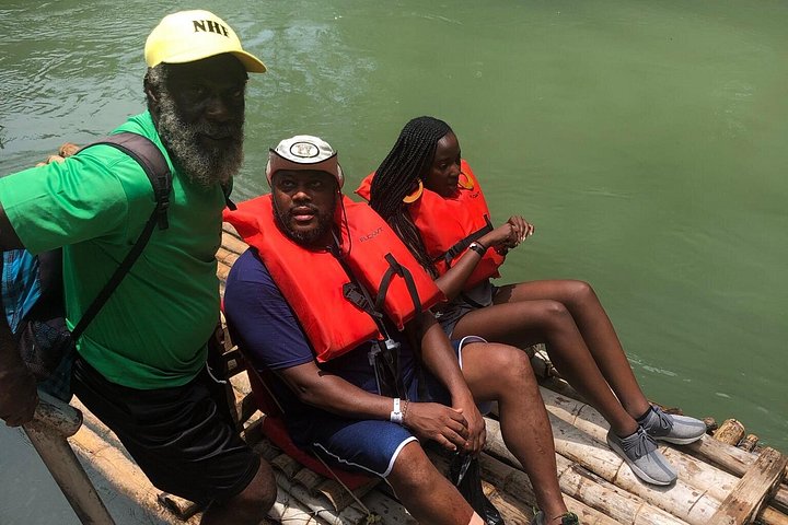 Goditi una serena esperienza di rafting su bambù sul fiume Martha Brae in Giamaica, immerso nella natura, foto 38 | wizardtrip