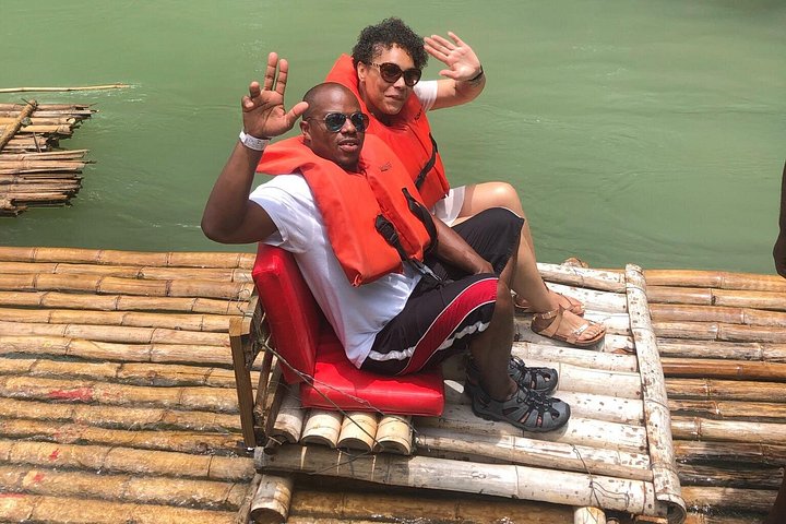 Goditi una serena esperienza di rafting su bambù sul fiume Martha Brae in Giamaica, immerso nella natura, foto 42 | wizardtrip