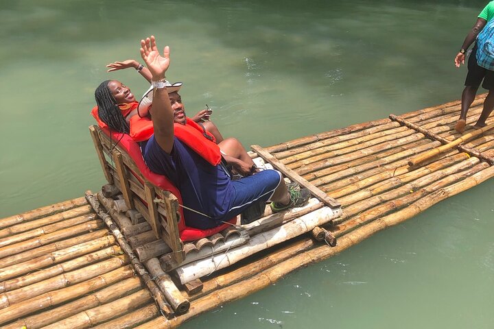 Goditi una serena esperienza di rafting su bambù sul fiume Martha Brae in Giamaica, immerso nella natura, foto 43 | wizardtrip