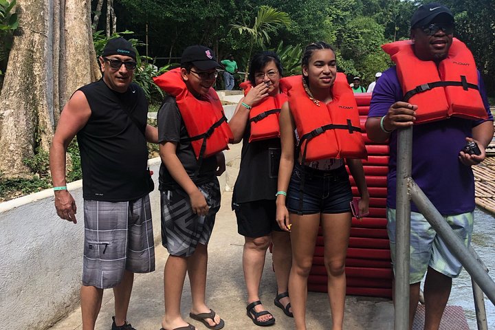 Goditi una serena esperienza di rafting su bambù sul fiume Martha Brae in Giamaica, immerso nella natura, foto 46 | wizardtrip