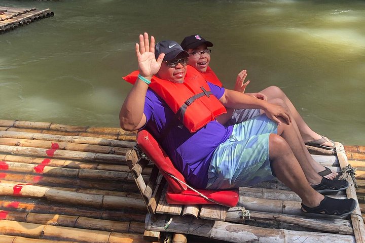 Goditi una serena esperienza di rafting su bambù sul fiume Martha Brae in Giamaica, immerso nella natura, foto 48 | wizardtrip