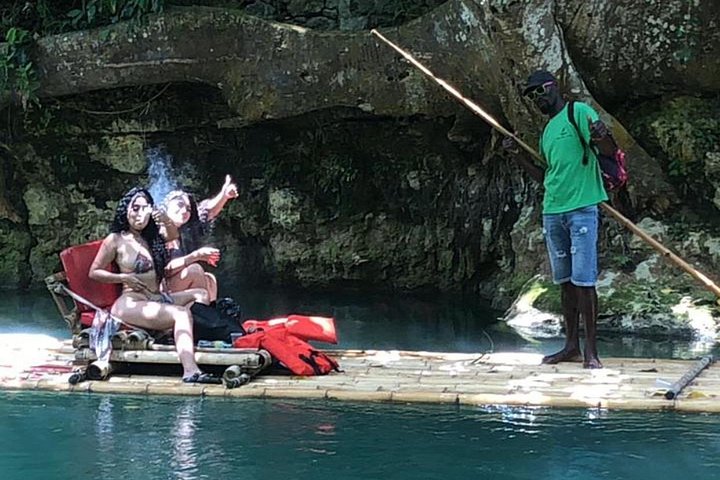 Goditi una serena esperienza di rafting su bambù sul fiume Martha Brae in Giamaica, immerso nella natura, foto 53 | wizardtrip