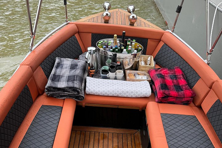 Cruzeiro privado no Sena em Paris com Champagne, oferecendo vistas da Torre Eiffel e de Notre Dame, foto 16 | wizardtrip