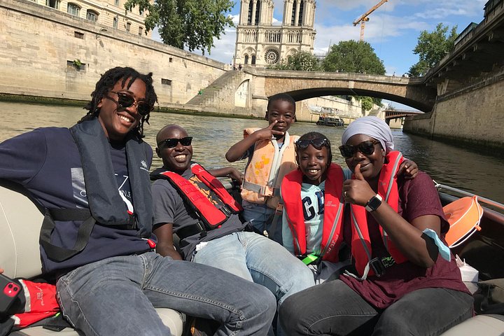 Cruzeiro privado no Sena em Paris com Champagne, oferecendo vistas da Torre Eiffel e de Notre Dame, foto 20 | wizardtrip