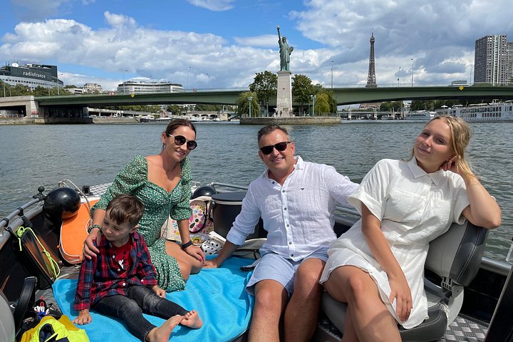 Cruzeiro privado no Sena em Paris com Champagne, oferecendo vistas da Torre Eiffel e de Notre Dame, foto 23 | wizardtrip