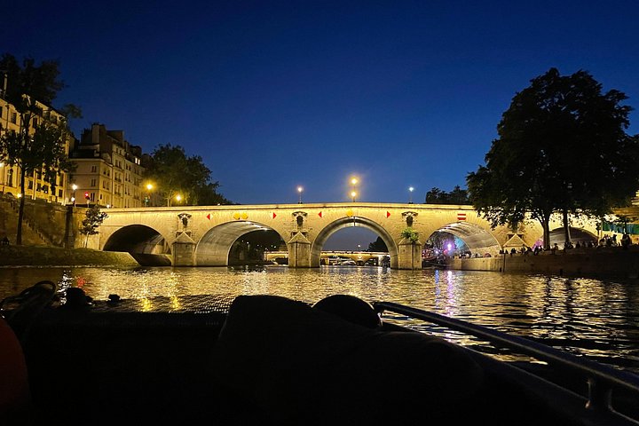 Cruzeiro privado no Sena em Paris com Champagne, oferecendo vistas da Torre Eiffel e de Notre Dame, foto 25 | wizardtrip