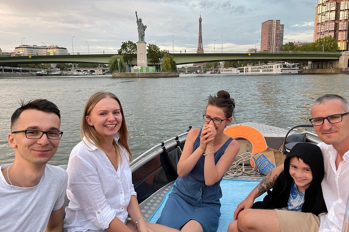 Cruzeiro privado no Sena em Paris com Champagne, oferecendo vistas da Torre Eiffel e de Notre Dame, foto 31 | wizardtrip