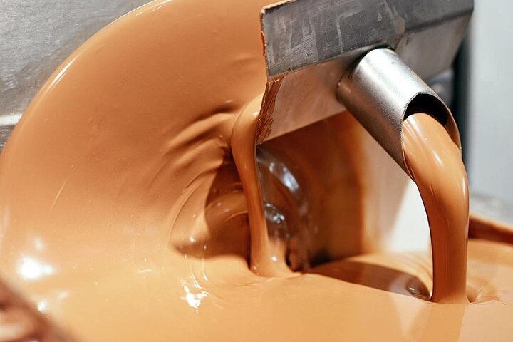 Praktisk belgisk chokladtillverkning i Bryssel, skapa praliner och chokladkakor, foto 22 | wizardtrip