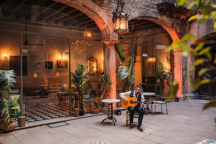 Passionerede flamenco dansere optræder i det historiske Dalmases Palads, Barcelona, foto 8 | wizardtrip