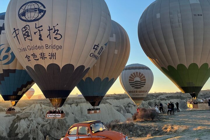 Vol en montgolfière au-dessus des vallées uniques et des cheminées de fées de la Cappadoce au lever du soleil, photo 13 | wizardtrip