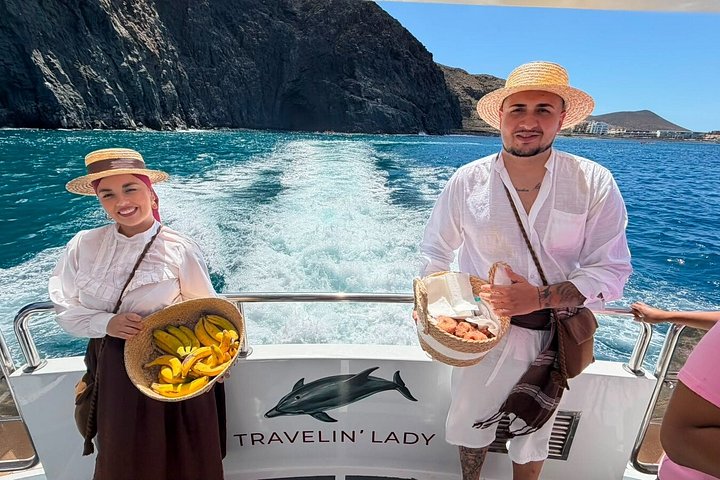Miljövänlig yachttur på Teneriffa för val- och delfinskådning, med kustvyer och badmöjligheter, foto 37 | wizardtrip