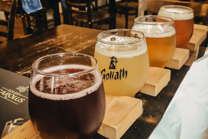 A guided walking and tasting tour in Brussels featuring chocolates, beer, waffles, and fries, photo 10 | wizardtrip