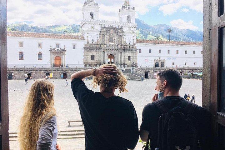 A vibrant walking tour through Quito's historic center, showcasing culture, gastronomy, and landmarks, photo 7 | wizardtrip